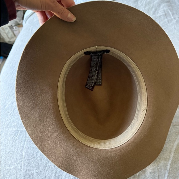 Zara Feathered Hat 🤍💙 - Picture 5 of 6